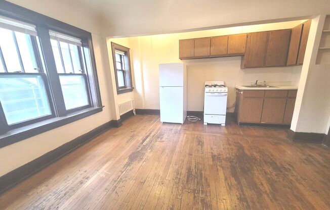 Studio, 1 bath, $775, Unit 104