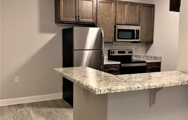1 bed, 1 bath, 848 sqft, $775, Unit 27