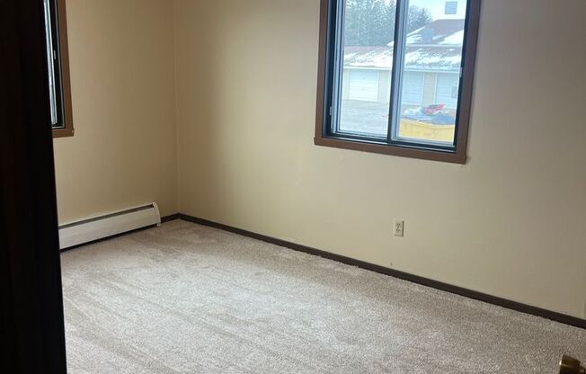 2 beds, 1 bath, 850 sqft, $725, Unit 7