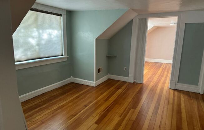 2 beds, 1 bath, $1,000