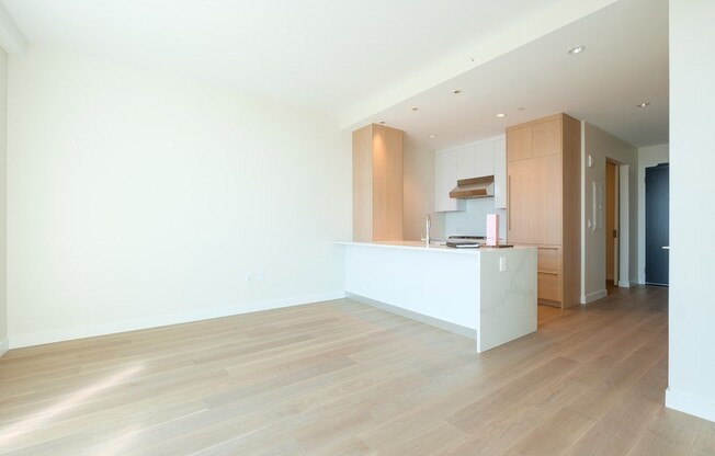 1 bed, 1 bath, 815 sqft, $4,800, Unit 25H
