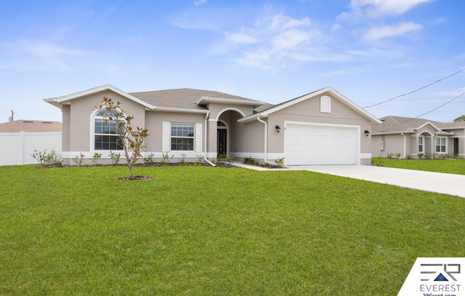 12 LYSANDER LN