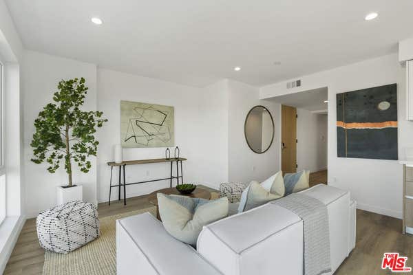 10918 CAMARILLO ST