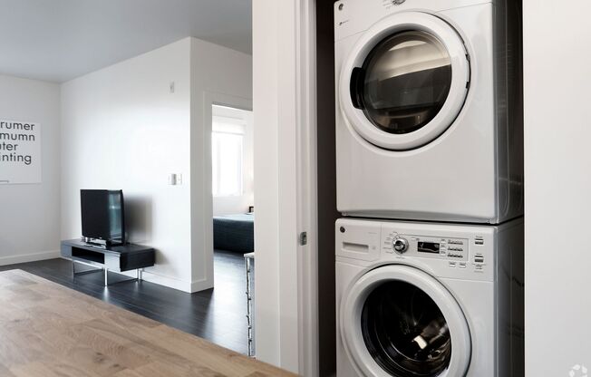1 bed, 1 bath, 716 sqft, $2,995, Unit 425