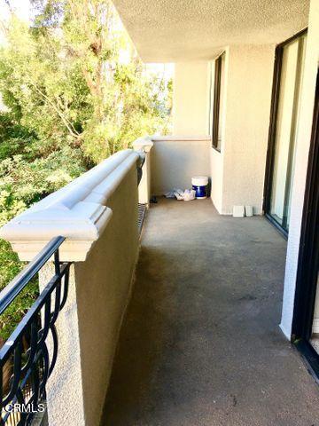 2 beds, 2.5 baths, 1,449 sqft, $4,000, Unit 205