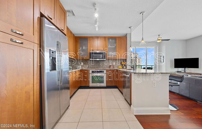 2 beds, 2 baths, 1,337 sqft, $2,595, Unit 1701