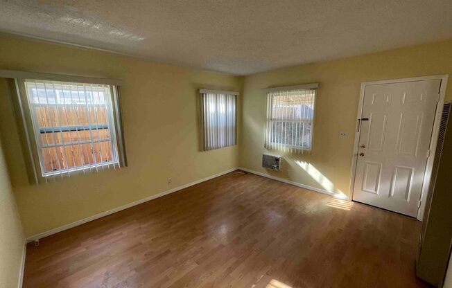 Studio, 1 bath, 425 sqft, $1,850