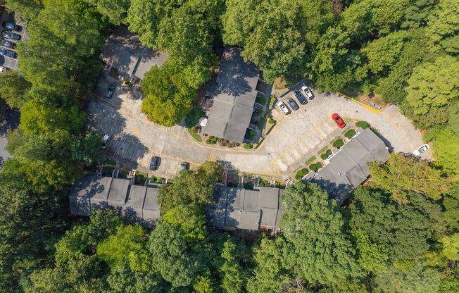 A must see 2 BEDROOM Townhome ! Convenient location to UNC