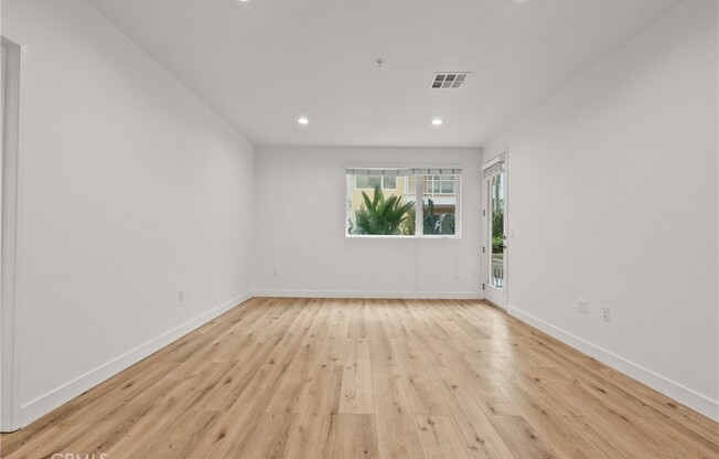 2 beds, 2 baths, 1,050 sqft, $3,250, Unit 206