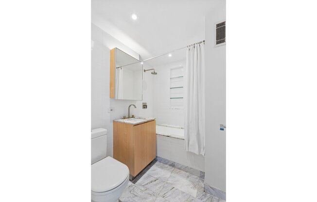 2 beds, 2 baths, 1,350 sqft, $12,000, Unit 38D1
