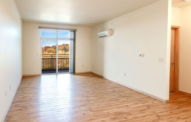 1 bed, 1 bath, 732 sqft, $1,390, Unit 318