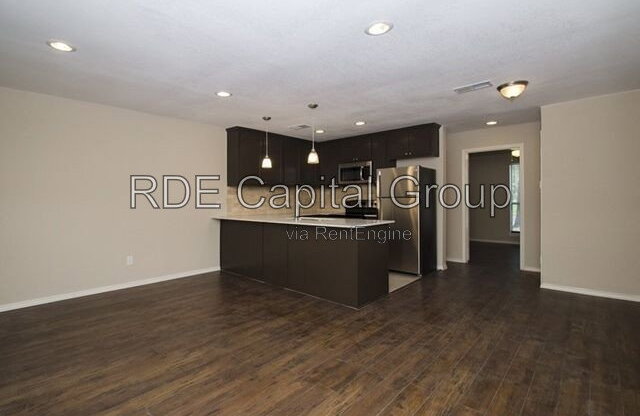 2 beds, 2 baths, 732 sqft, $1,280, Unit 224