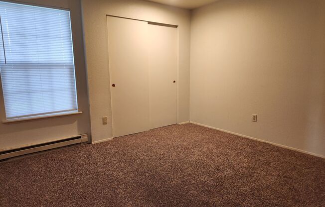 2 beds, 1 bath, $1,600, Unit 2