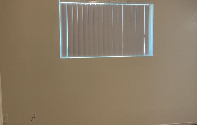 2 beds, 1 bath, 992 sqft, $1,250, Unit 4760-105