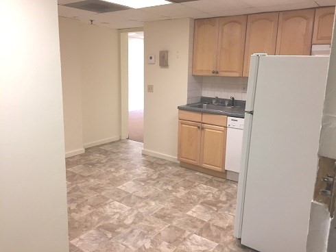 2 beds, 1 bath, 750 sqft, $3,250, Unit G3