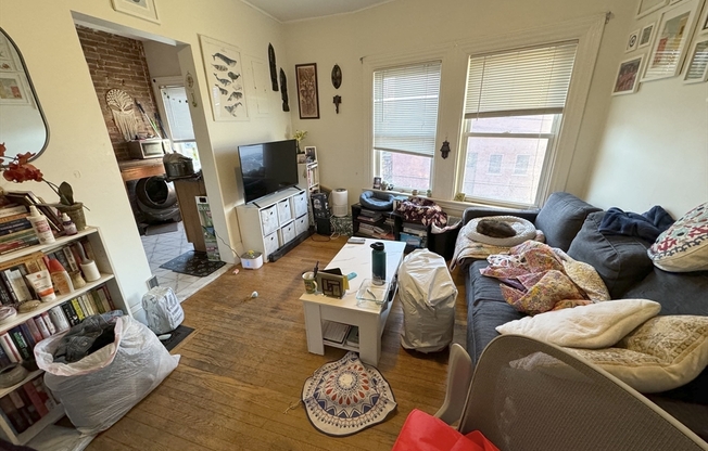 1 bed, 1 bath, $2,400, Unit 2