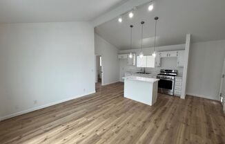 1 bed, 1 bath, $2,400, Unit 117