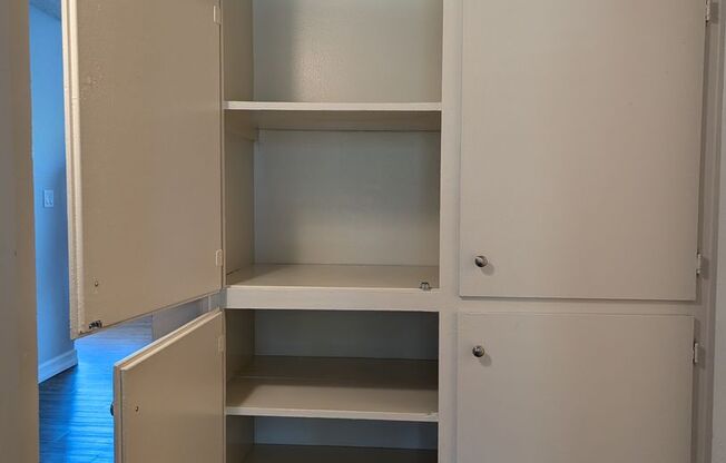 2 beds, 1.5 baths, 865 sqft, $2,640, Unit VP22