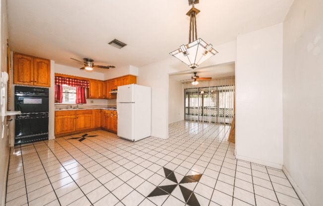 2710 Marshall Dr