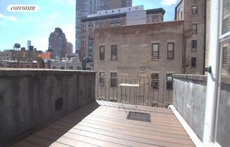 146 W 70 ST