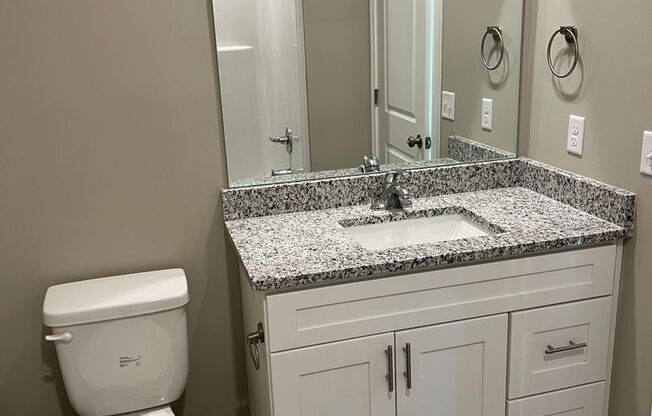 2 beds, 2 baths, 979 sqft, $1,130, Unit 921