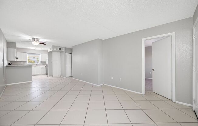 2 beds, 1.5 baths, 850 sqft, $1,575, Unit B111