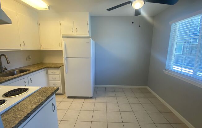 1 bed, 1 bath, 650 sqft, $1,595, Unit O-49