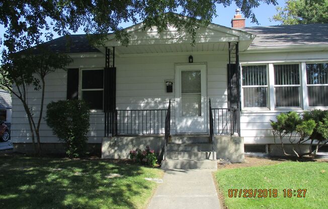 2 beds, 1 bath, $1,400, Unit 1334