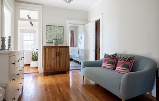 282 Newbury St