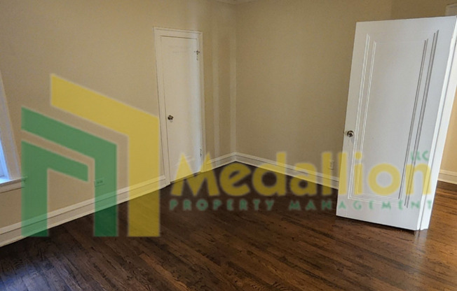 3 beds, 1 bath, $1,500, Unit 8347 South Rhodes Avenue - 2N