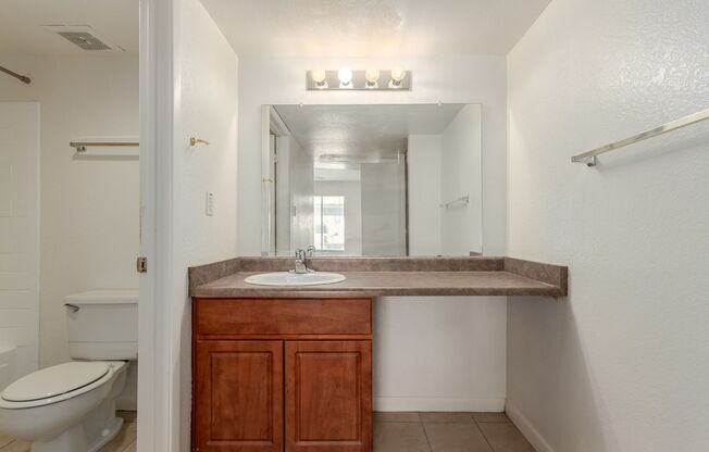 2 beds, 2 baths, 919 sqft, $1,675, Unit 1098