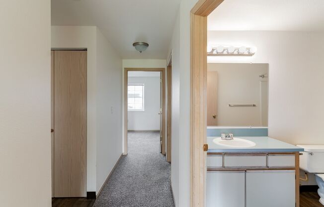 2 beds, 1 bath, 800 sqft, $1,515, Unit 1947-111