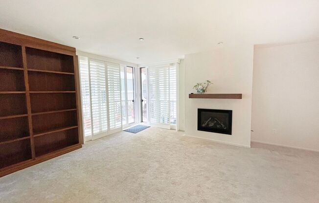 2 Bed, 2 Bath Condo on the Esplanade with gated entry