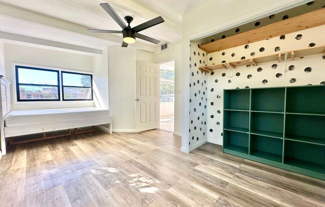 Charming updated 3Bedrooms 1Bath Home in prime St. Petersburg location!