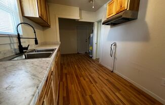 3 beds, 1 bath, $1,450, Unit 516 House