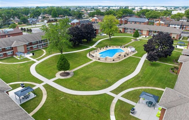 Renovated apartment with pool and parking