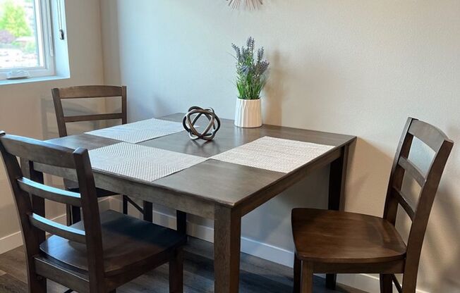 Studio, 1 bath, 349 sqft, $1,350, Unit 9-E