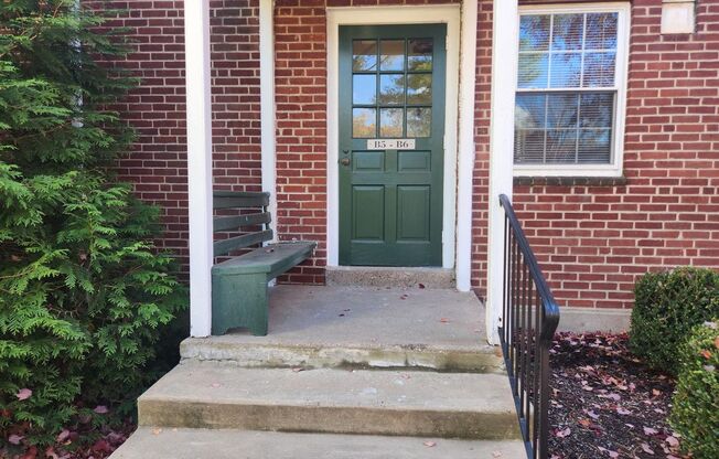 2 beds, 1 bath, 897 sqft, $2,235, Unit B-05