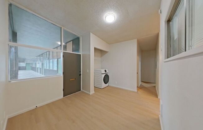 2 beds, 1 bath, 647 sqft, $1,660, Unit 26B