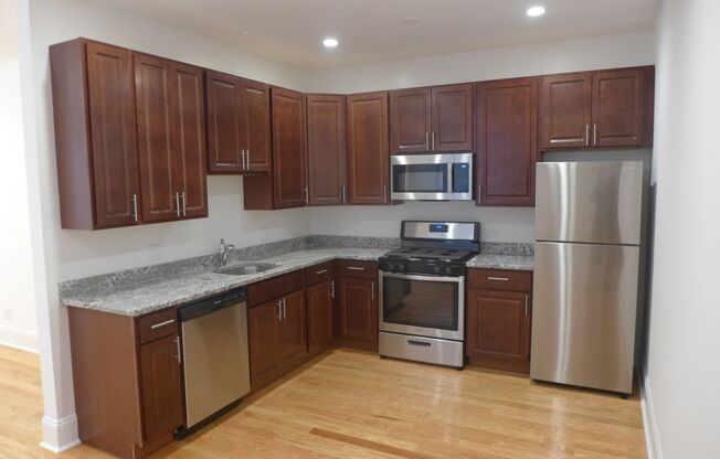 Lamon Courts Apartments