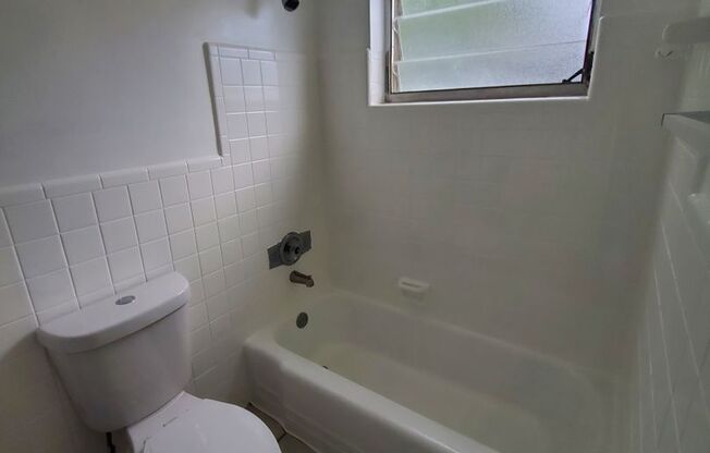 1 bed, 1 bath, $1,400, Unit 4