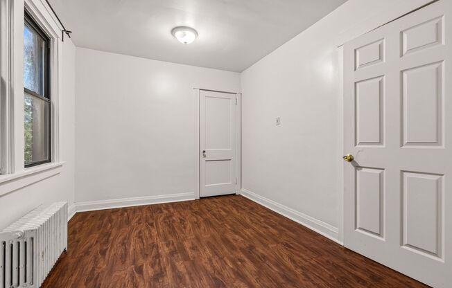 Gorgeous 2 bedroom home in Greenfield available now!
