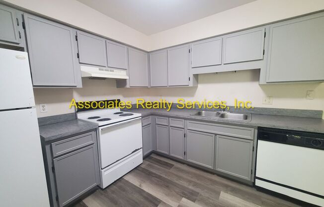 2 beds, 1 bath, 859 sqft, $900, Unit Unit C- MR107-03