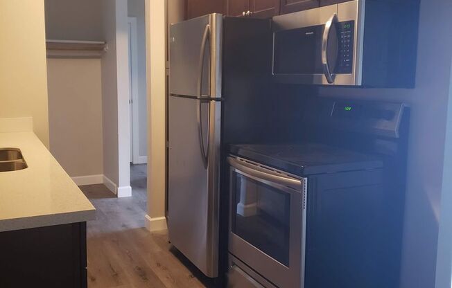 2 beds, 1 bath, 850 sqft, $1,279, Unit 24