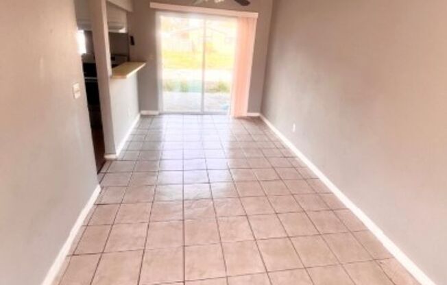 2 Bedroom 1.5 Bathroom Townhouse For Rent at 3401 Avenue R Unit A NW Winter Haven, Fl. 33881