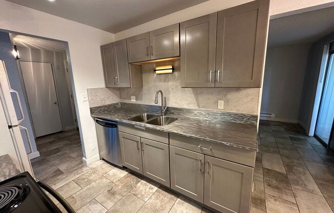 1 bed, 1 bath, $1,195, Unit # 96