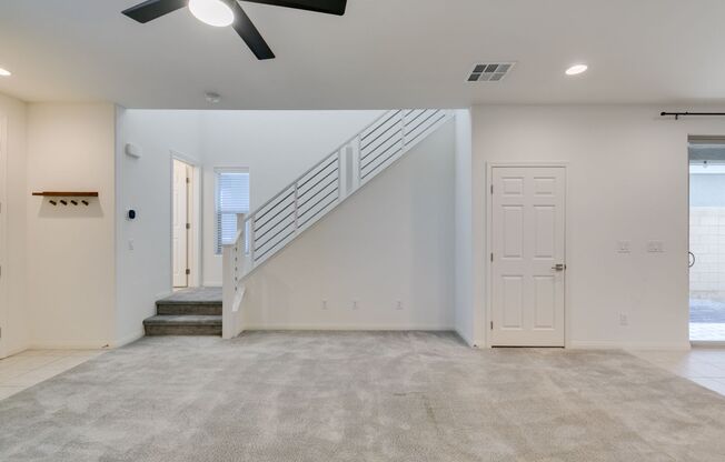 3 beds, 2.5 baths, $1,895