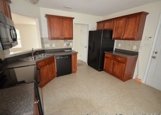 3 beds, 2.5 baths, $1,800