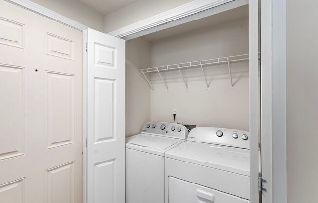 2 beds, 1 bath, 830 sqft, $2,300, Unit A102