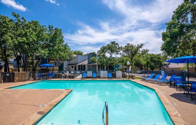 2 beds, 1 bath, 976 sqft, $1,700, Unit 211